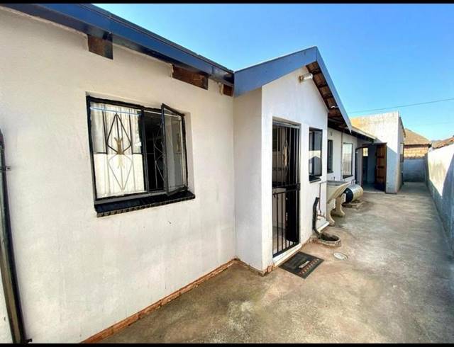 3 BEDROOM PROPERTY TO RENT IN PROTEA GLEN